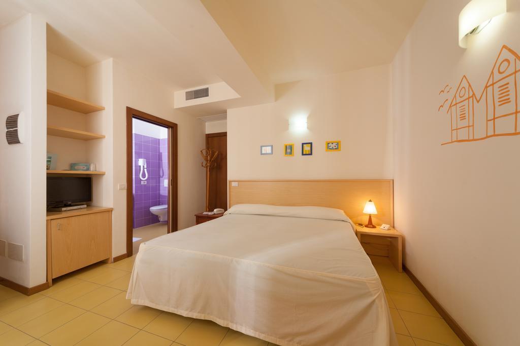 Marinella Resort 3*