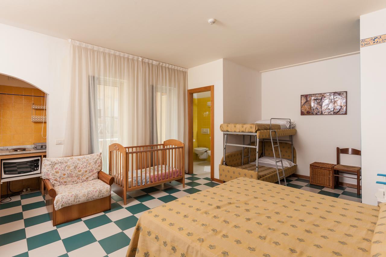 Marinella Resort 3*